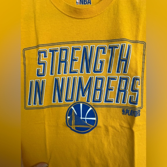 Golden state warriors NBA short sleeve tshirt strength in numbers size small - Picture 5 of 6